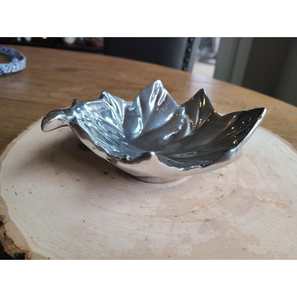 VNTG Metal Holland Boone polished pewter‎ leaf bowl Dish Trinket Jewelry Silver